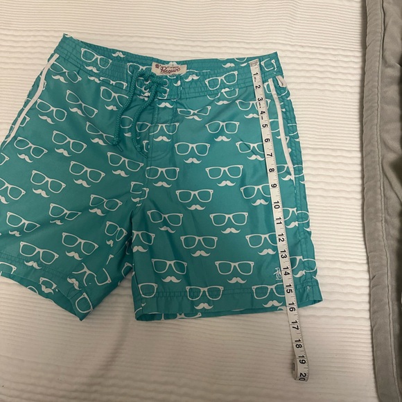 Original Penguin swim trunks - 31 waist;5 inch inseam - Picture 5 of 6